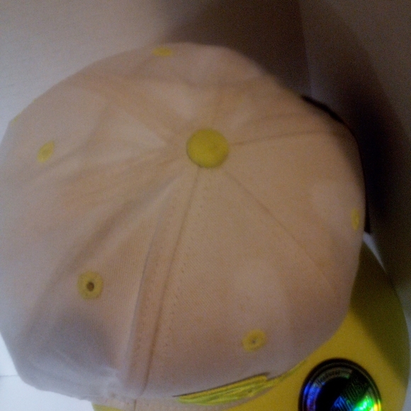 50%off BROOKLYN ORIGINAL SNAPBACK CAP LIME GREEN VISOR AND INSIGNIA DISPLAY I… - Picture 4 of 8